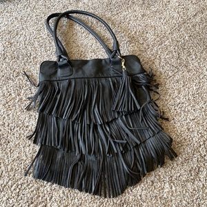 Black shoulder bag with fringe, GUC